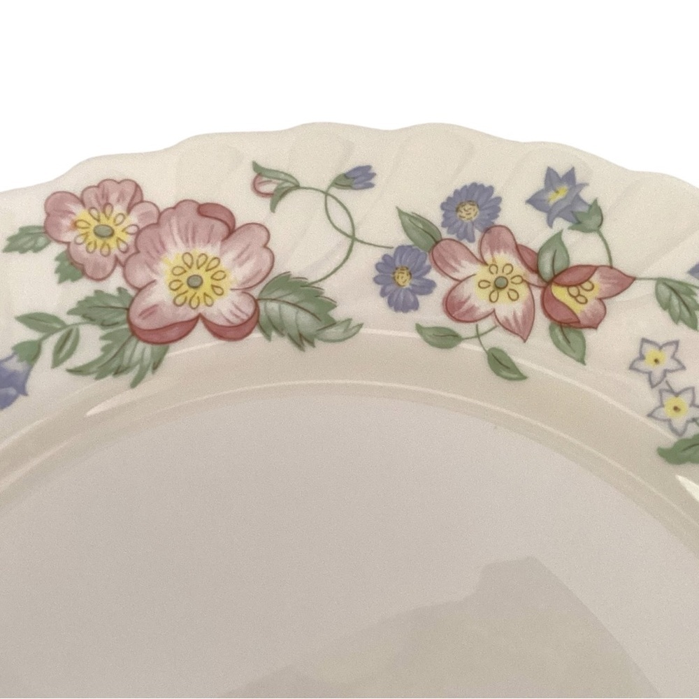 ARCOPAL CHAMPETRE France 10 7/8" Floral Dinner Plates Scalloped Rim Set of 2 - Picture 3 of 7